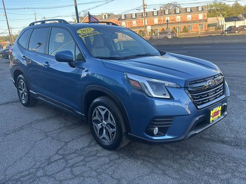 Used 2023 Subaru Forester Premium AWD/4WD image 4