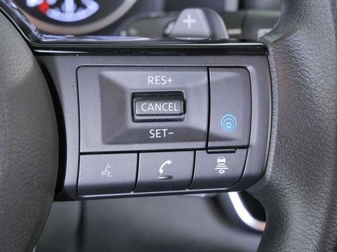 Used 2022 Nissan Rogue SV AWD/4WD image 29