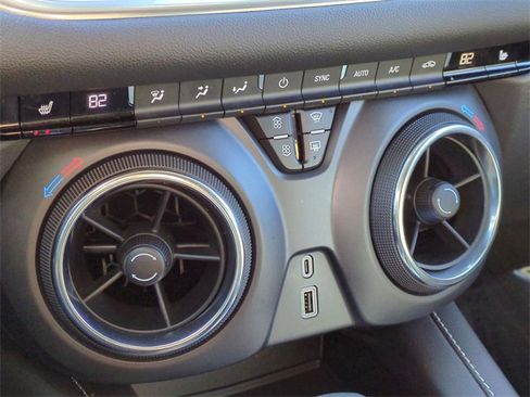 Used 2025 Chevrolet Blazer LT image 18