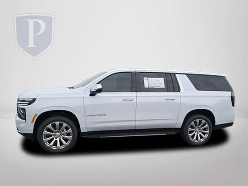 New 2026 Chevrolet Suburban Premier AWD/4WD image 10