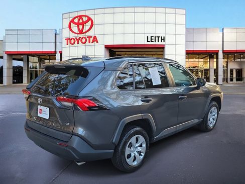 Used 2021 Toyota RAV4 LE image 5