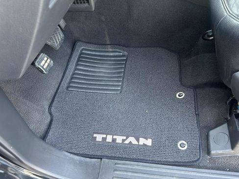 Used 2017 Nissan Titan SL RWD image 15