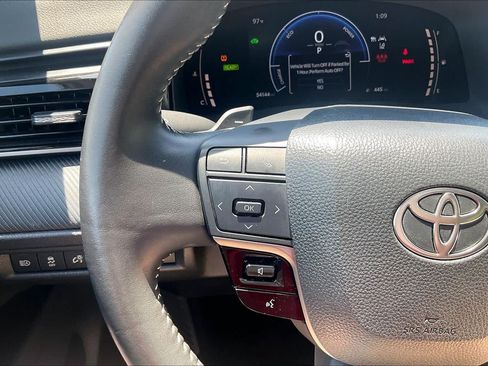 Used 2025 Toyota Camry SE FWD image 23