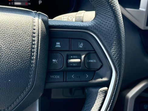 Used 2025 Toyota Tundra Limited AWD/4WD image 19