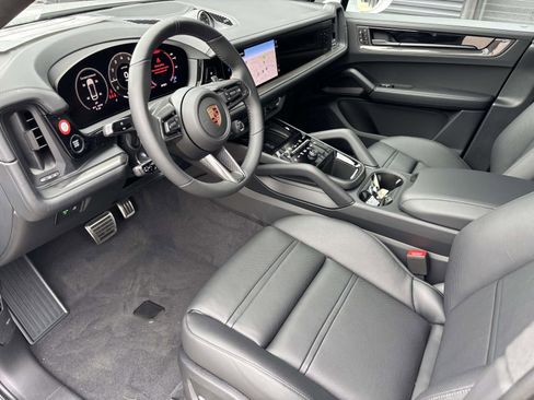 New 2026 Porsche Cayenne GTS image 17