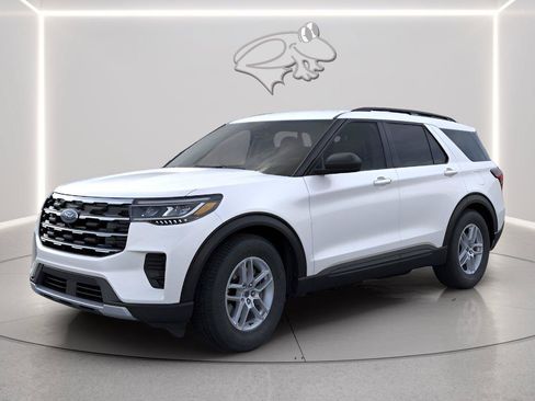 New 2026 Ford Explorer Active AWD/4WD image 2
