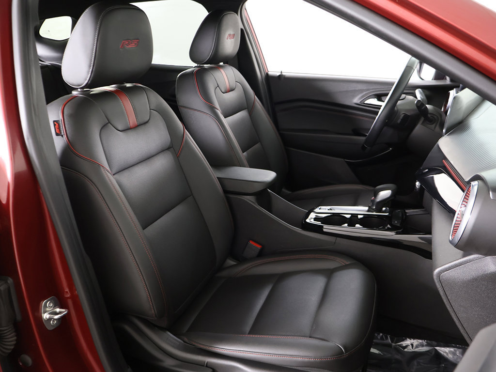 Used 2024 Chevrolet Trax RS w/ Driver Confidence Package FWD image 30