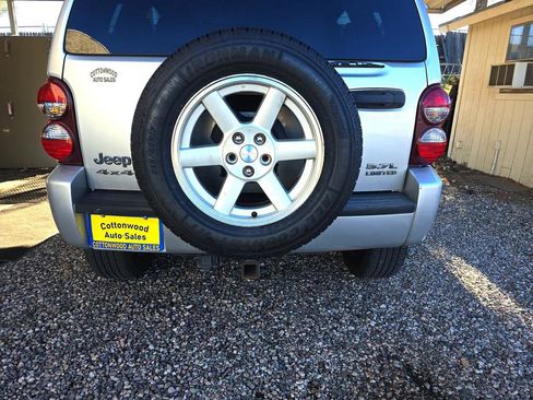 Used 2007 Jeep Liberty Limited image 32