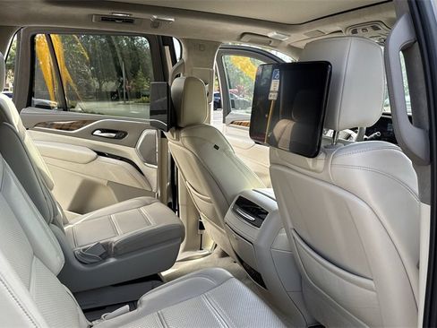 Used 2021 Cadillac Escalade Sport Platinum w/ Heavy-Duty Trailer Package image 34