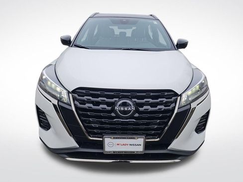 Used 2023 Nissan Kicks SR w/ SR Premium Package image 12