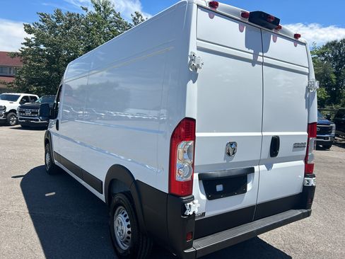 Used 2026 RAM ProMaster 2500 w/ Convenience Group FWD image 6