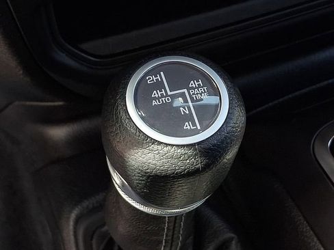 Used 2025 Jeep Wrangler Unlimited Sahara w/ Safety Group AWD/4WD image 23