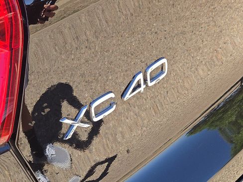 Certified 2023 Volvo XC40 Recharge Plus AWD/4WD image 12