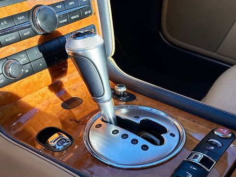 Used 2011 Bentley Continental GTC image 28