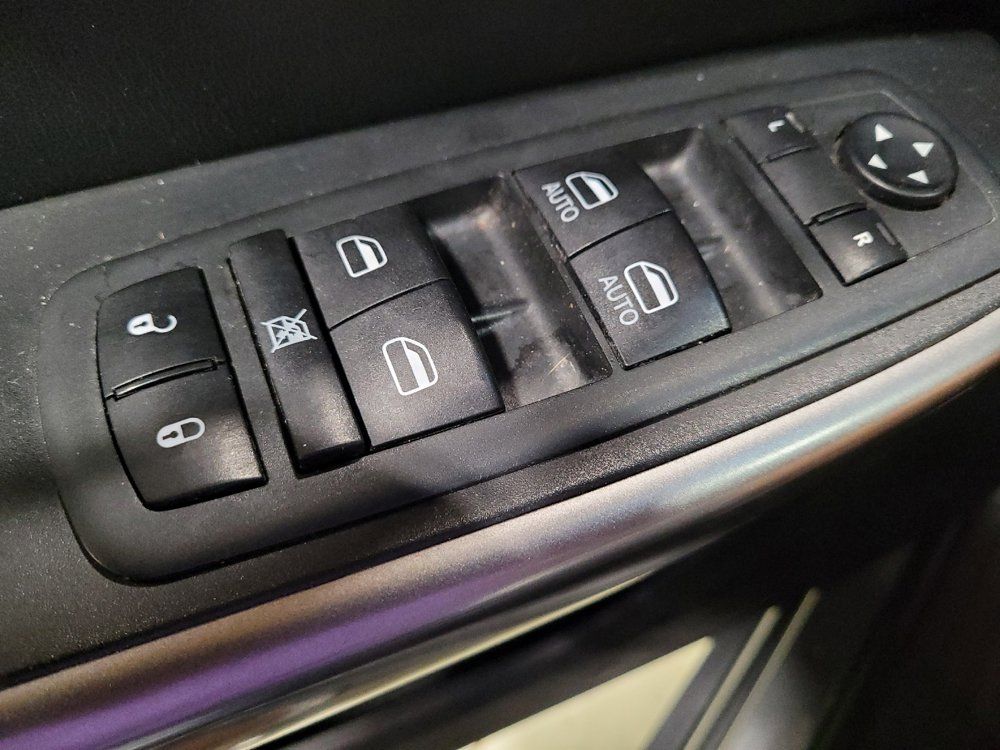 Used 2020 Jeep Cherokee Latitude Plus FWD image 27