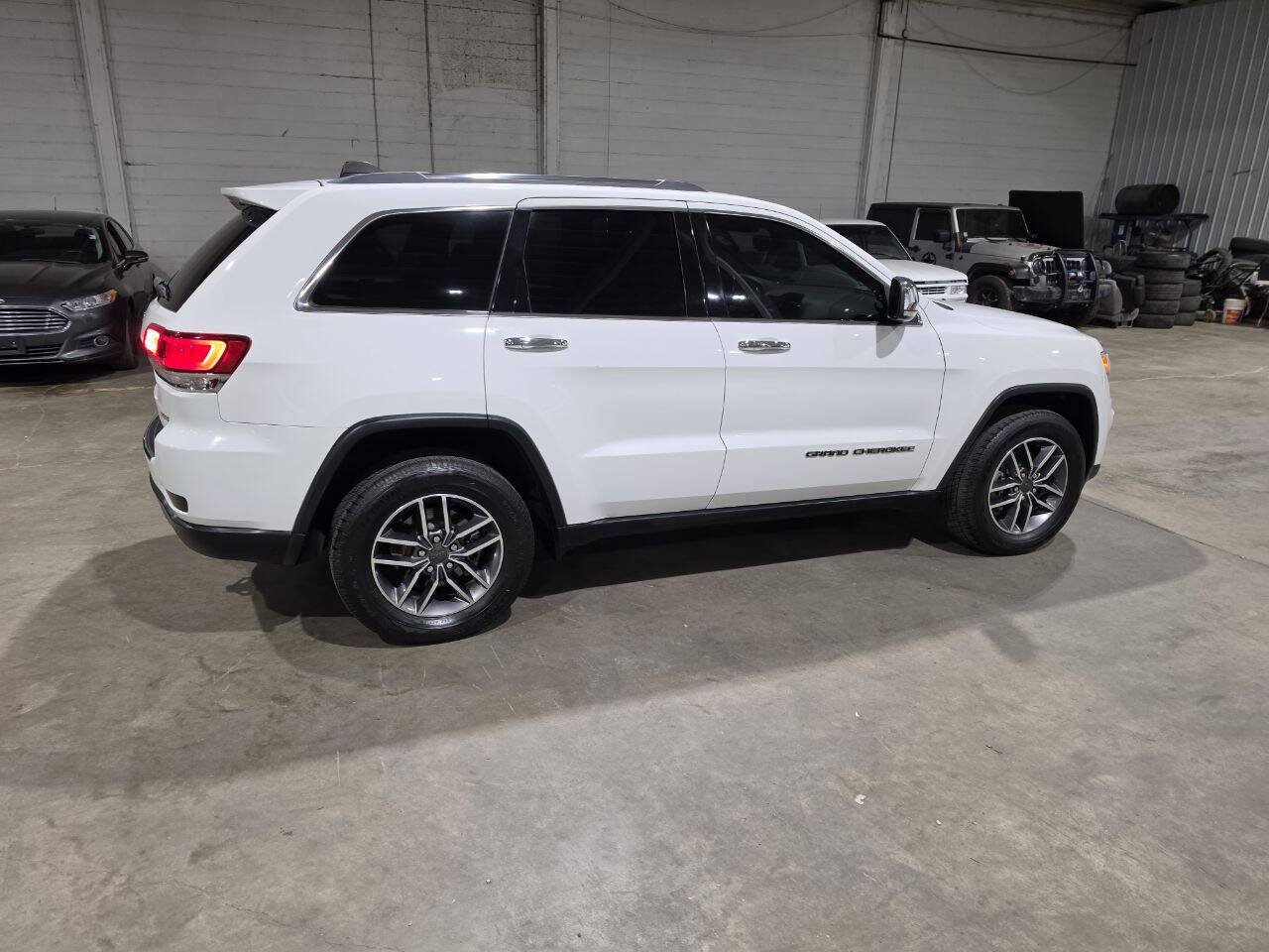 Used 2020 Jeep Grand Cherokee Limited w/ Luxury Group II AWD/4WD image 14