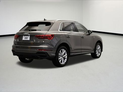 Used 2025 Audi Q3 2.0T Premium w/ Convenience Package image 5