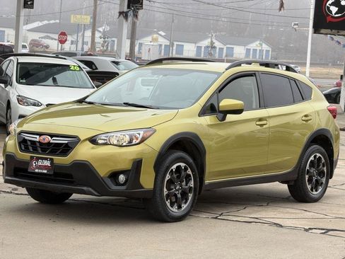 Used 2023 Subaru Crosstrek 2.0i Premium AWD/4WD image 3