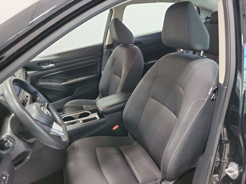 Used 2024 Nissan Altima 2.5 SV image 29