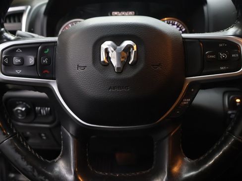 Used 2019 RAM 1500 Big Horn AWD/4WD image 18