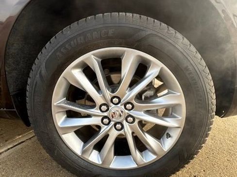 Used 2023 Buick Enclave Avenir image 30