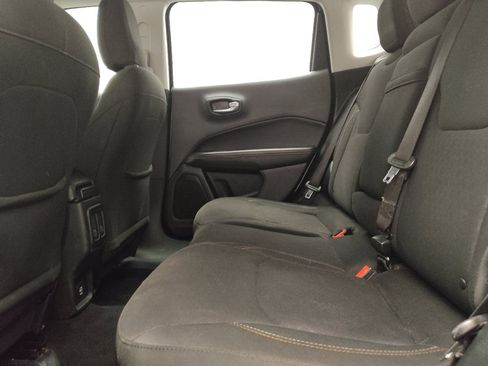 Used 2018 Jeep Compass Sport AWD/4WD image 18