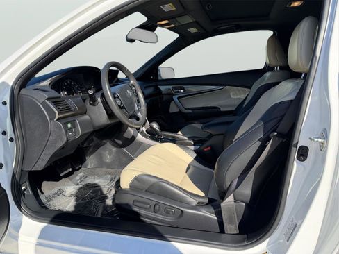 Used 2017 Honda Accord Touring image 12