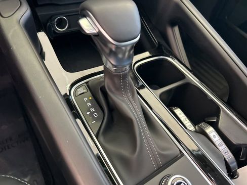 Used 2025 Kia Telluride S image 8