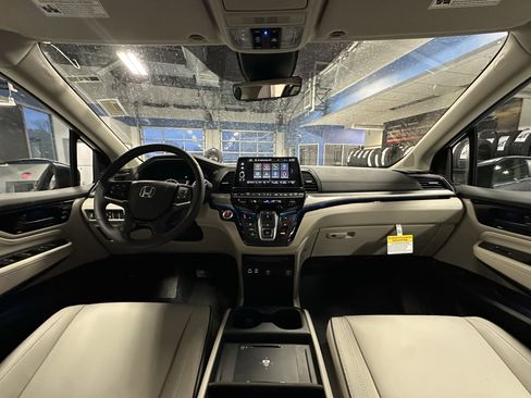 New 2026 Honda Odyssey Touring image 21