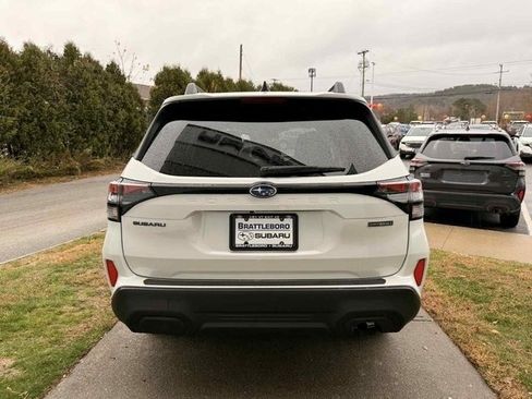 New 2025 Subaru Forester Premium image 5