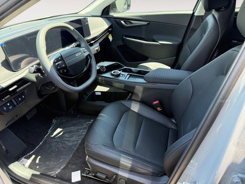 New 2026 Kia EV6 Wind RWD image 10