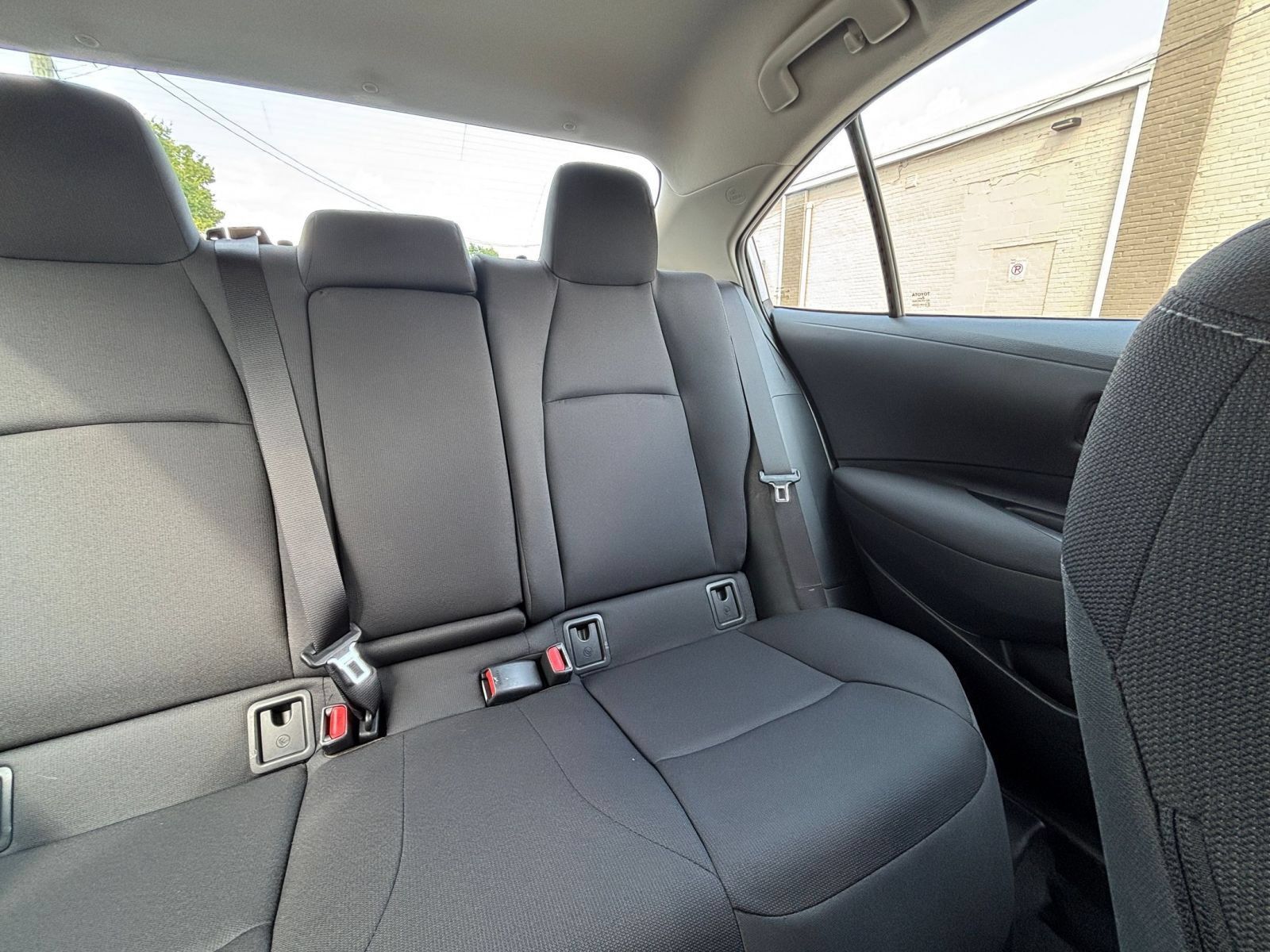 Used 2025 Toyota Corolla LE FWD image 34
