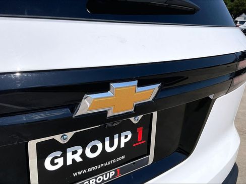 Used 2025 Chevrolet Traverse LT w/ Enhanced Driving Package FWD image 31