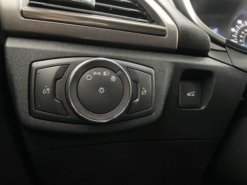 Used 2019 Ford Fusion SEL image 28