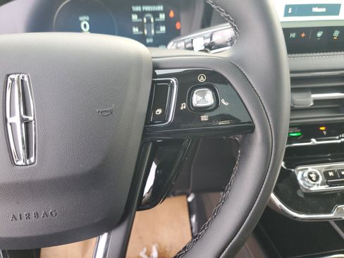 New 2026 Lincoln Corsair Premiere image 18