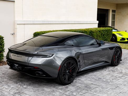 Used 2024 Aston Martin DB12 image 23