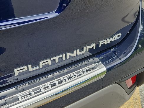 Used 2023 Toyota Highlander Platinum AWD/4WD image 5