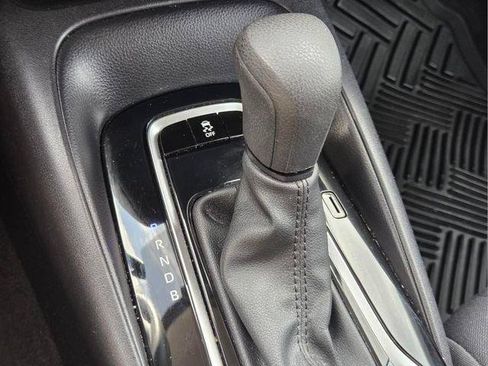 Used 2022 Toyota Corolla LE FWD image 23