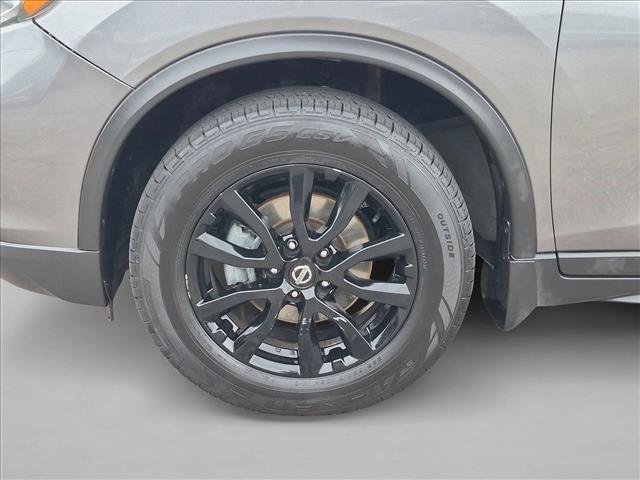 Used 2018 Nissan Rogue SV FWD image 14