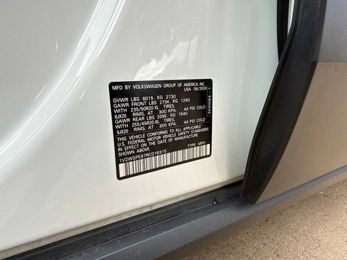 Used 2024 Volkswagen ID.4 Pro S AWD/4WD image 31