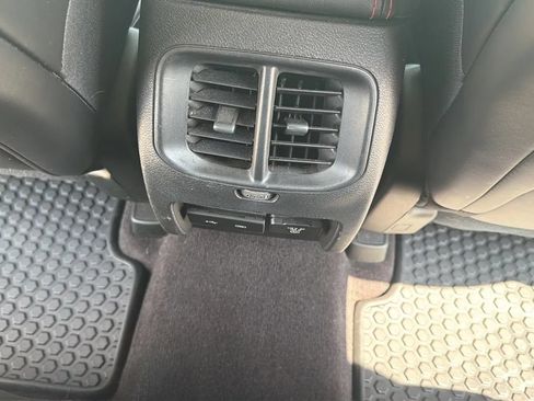 Used 2019 Jeep Cherokee Trailhawk AWD/4WD image 25