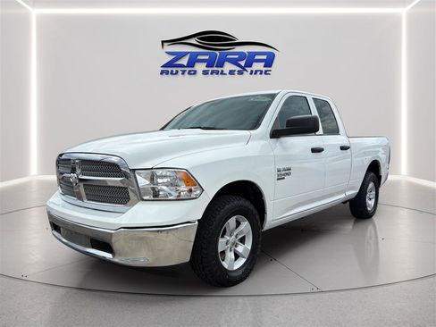 Used 2024 RAM 1500 Classic SLT AWD/4WD image 3