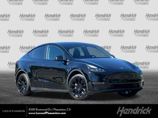 Used 2023 Tesla Model Y Long Range video 1