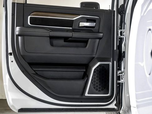 Used 2024 RAM 2500 Laramie AWD/4WD image 36