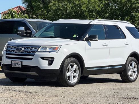 Certified 2019 Ford Explorer XLT w/ Equipment Group 201A FWD image 8