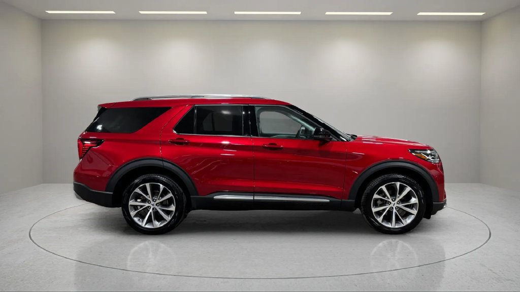 Used 2025 Ford Explorer Platinum w/ Ultimate Package AWD/4WD image 2