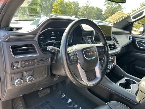 Used 2023 GMC Yukon SLT image 16