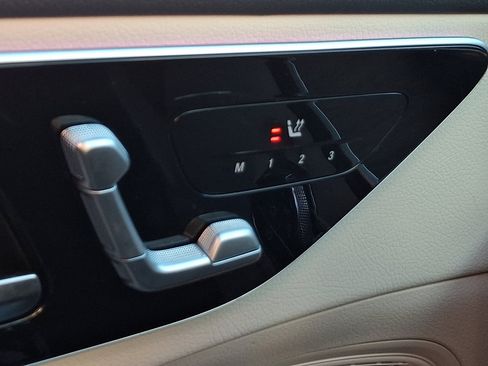 Used 2023 Mercedes-Benz C 300 4MATIC Sedan image 25