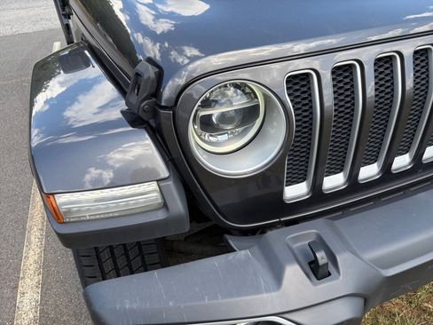 Used 2020 Jeep Wrangler Unlimited Sahara AWD/4WD image 28