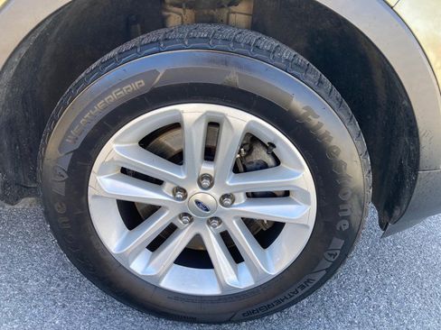 Used 2013 Ford Explorer XLT image 20